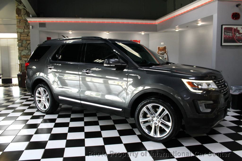Used 2017 Ford Explorer Limited image 2