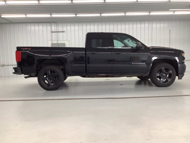 Used 2018 Chevrolet Silverado 1500 W/T w/ Black Out Edition AWD/4WD image 7