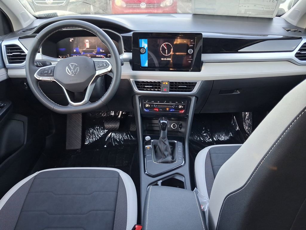 New 2026 Volkswagen Taos SE image 6