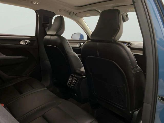 Used 2025 Volvo XC40 B5 Plus AWD/4WD image 75