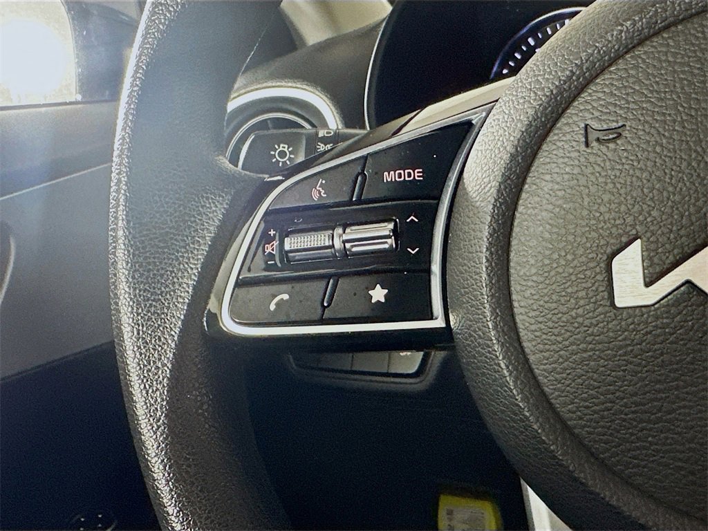 Used 2023 Kia Forte LXS image 25