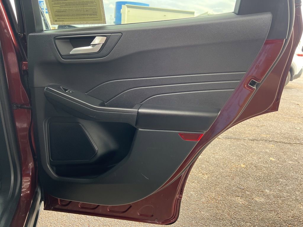 Used 2021 Ford Escape SE image 13