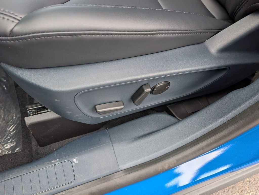 New 2026 Ford Maverick Lariat w/ Black Appearance Package image 23