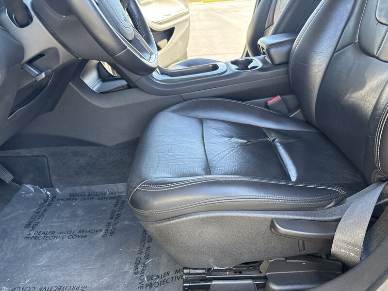 Used 2011 Chevrolet Volt Premium w/ Premium Trim Package FWD image 23
