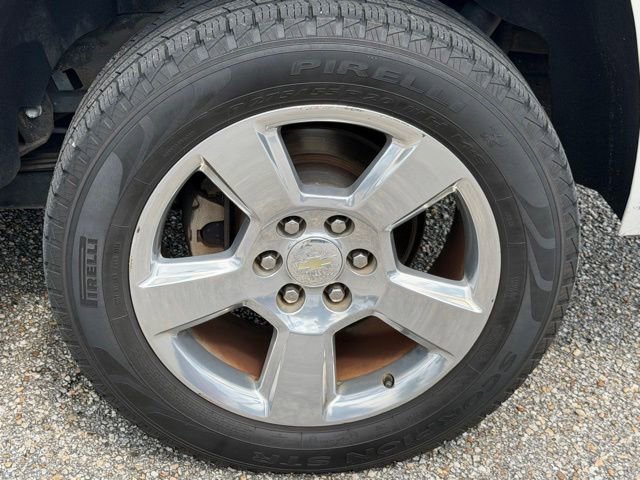 Used 2018 Chevrolet Suburban LT RWD image 12