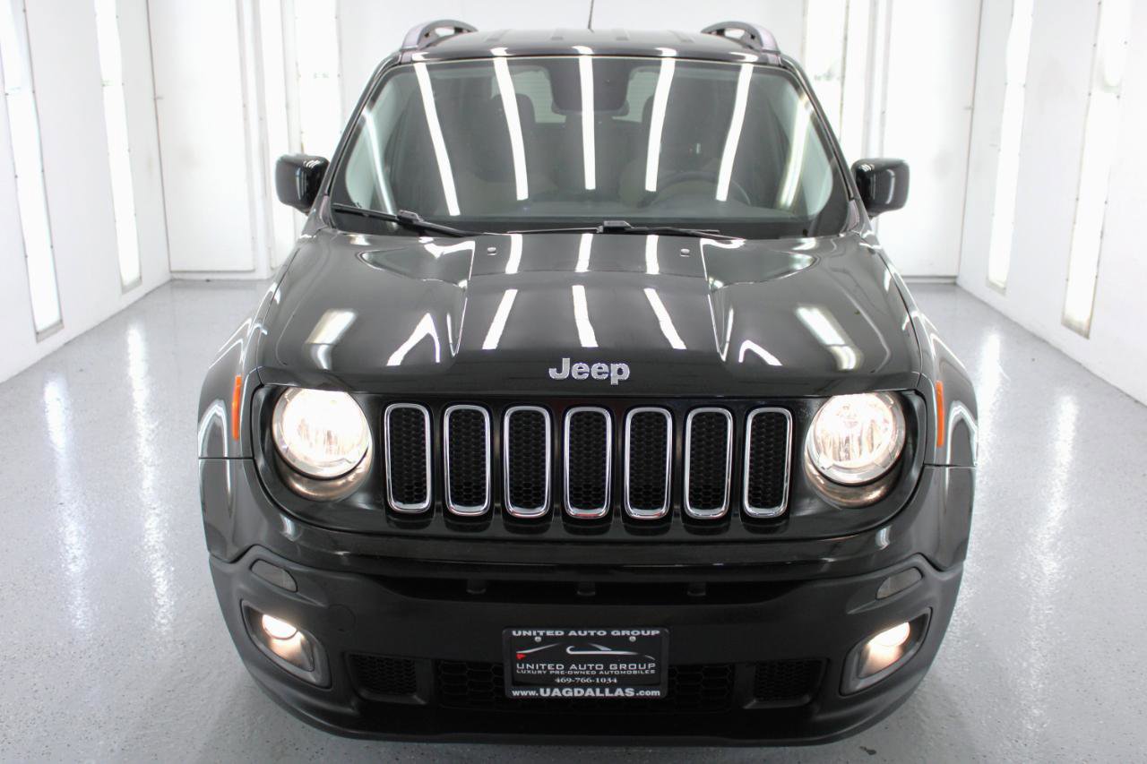 Used 2017 Jeep Renegade Latitude image 3