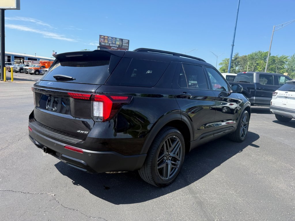 Certified 2025 Ford Explorer ST-Line w/ ST-Line Street Pack AWD/4WD image 8