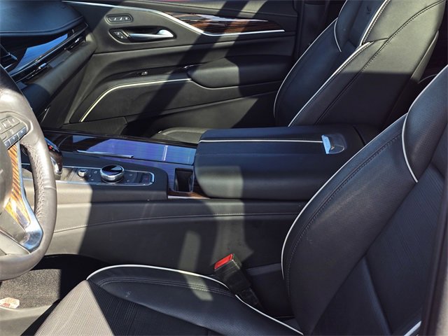 Used 2023 Cadillac Escalade Premium Luxury image 18