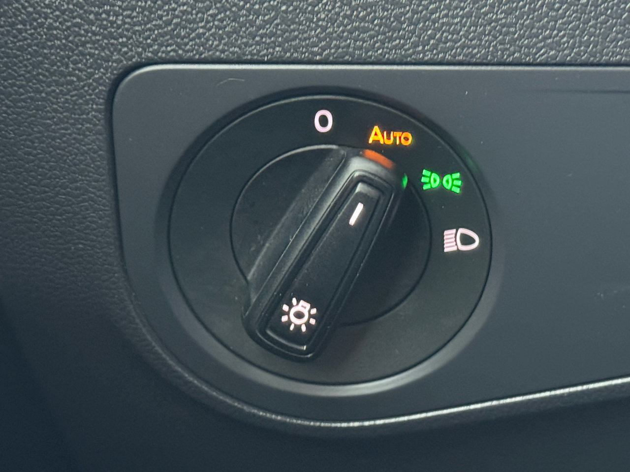 Used 2021 Volkswagen Tiguan S image 25