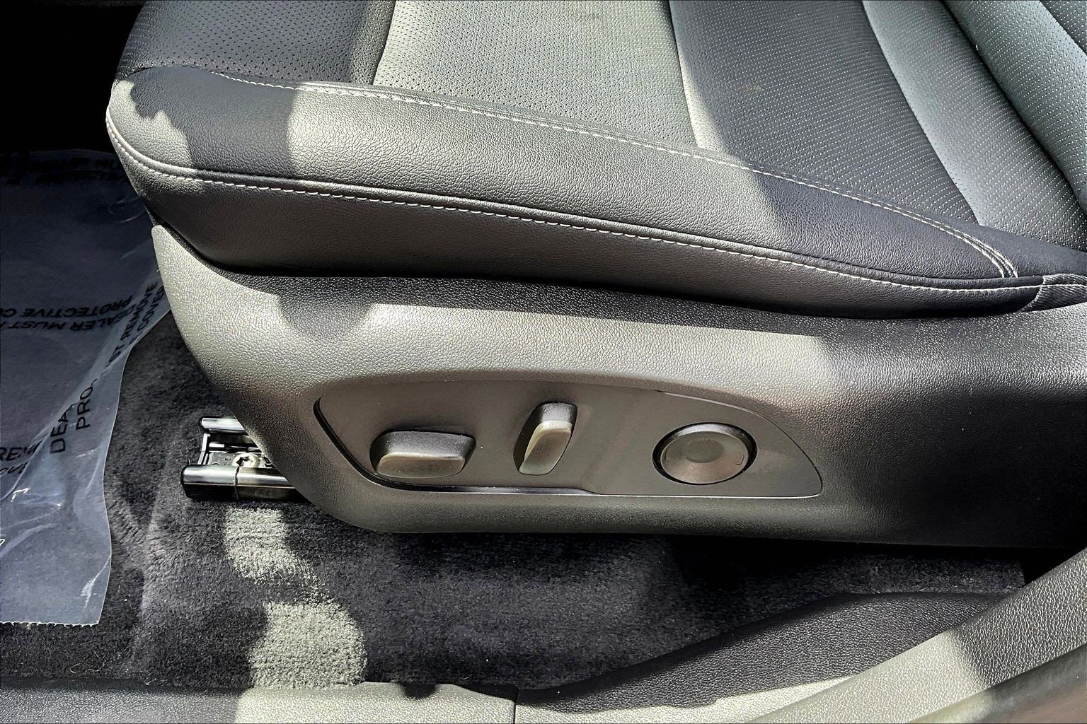 Used 2025 Chevrolet Traverse LT w/ Enhanced Driving Package AWD/4WD image 39