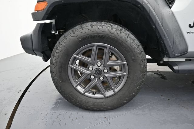 Used 2024 Jeep Wrangler Unlimited Sport AWD/4WD image 9