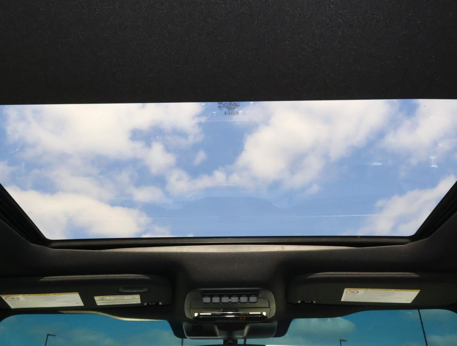 Used 2026 Ford F250 Platinum w/ Tremor Off-Road Package image 16