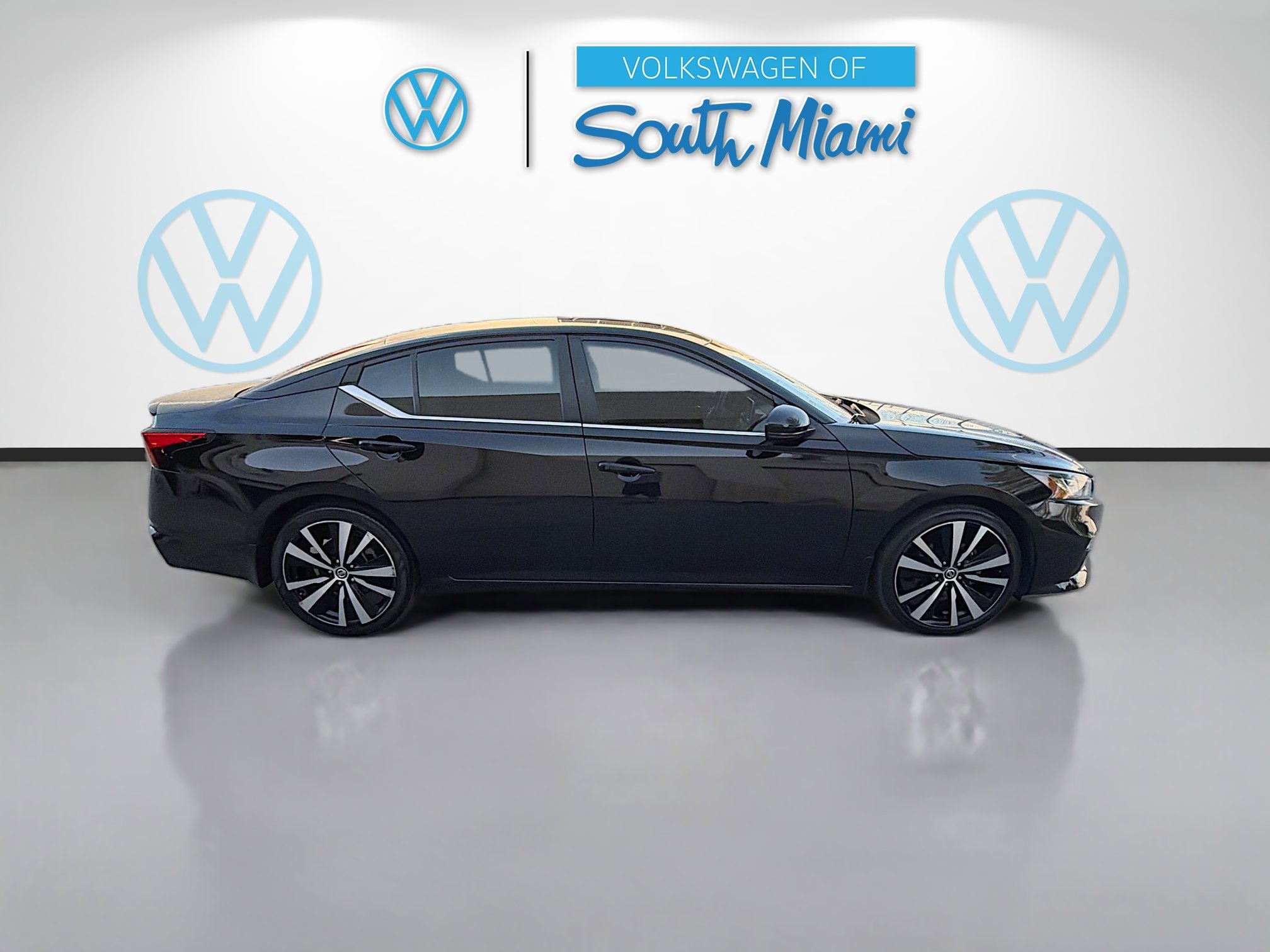Used 2020 Nissan Altima 2.5 SR w/ Premium Package image 8
