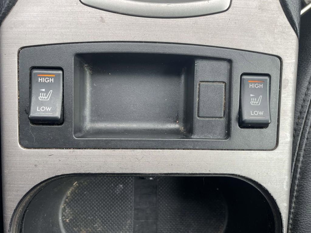 Used 2011 Subaru Outback 2.5i Limited AWD/4WD image 29