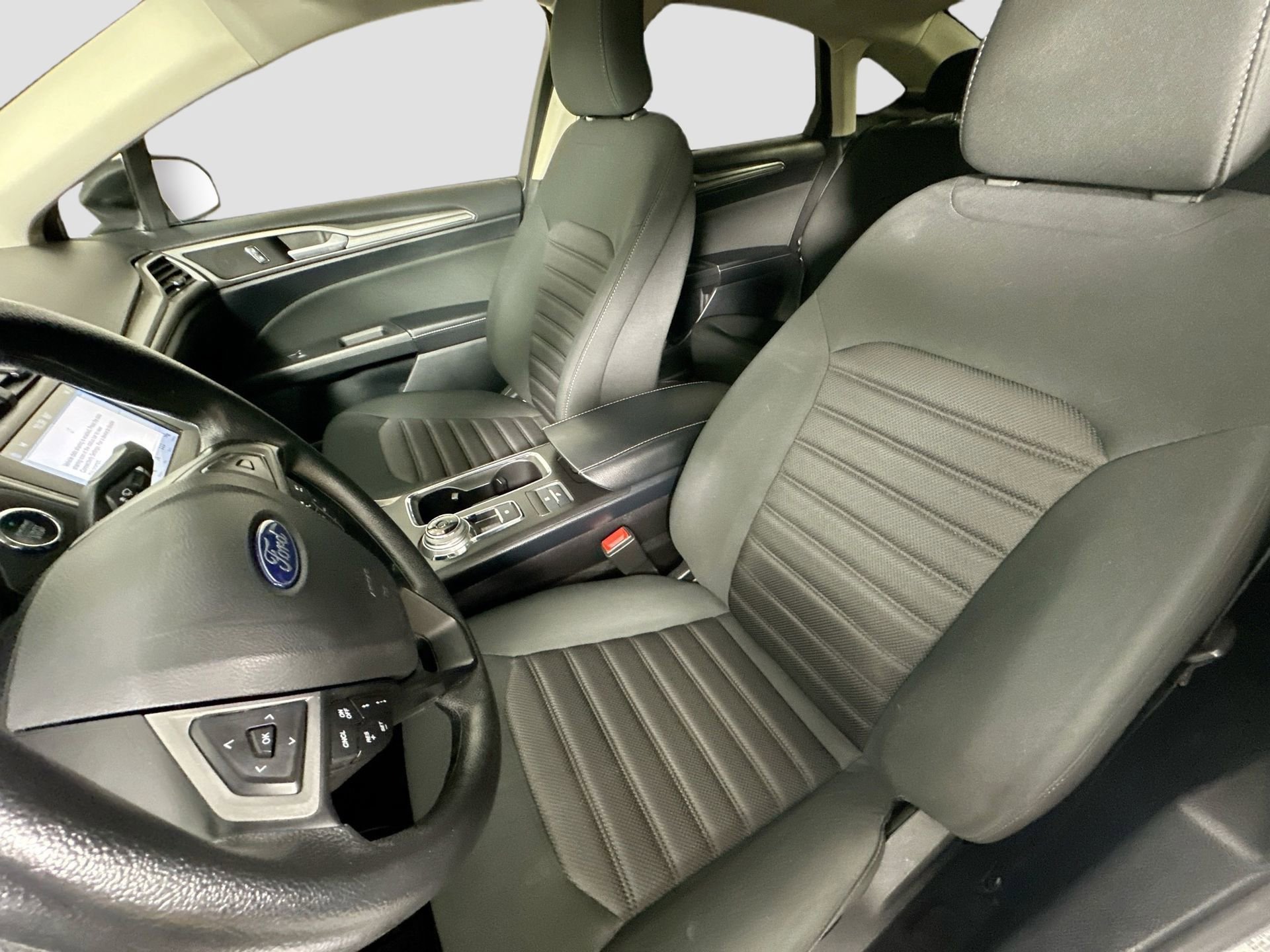 Used 2019 Ford Fusion SE image 11