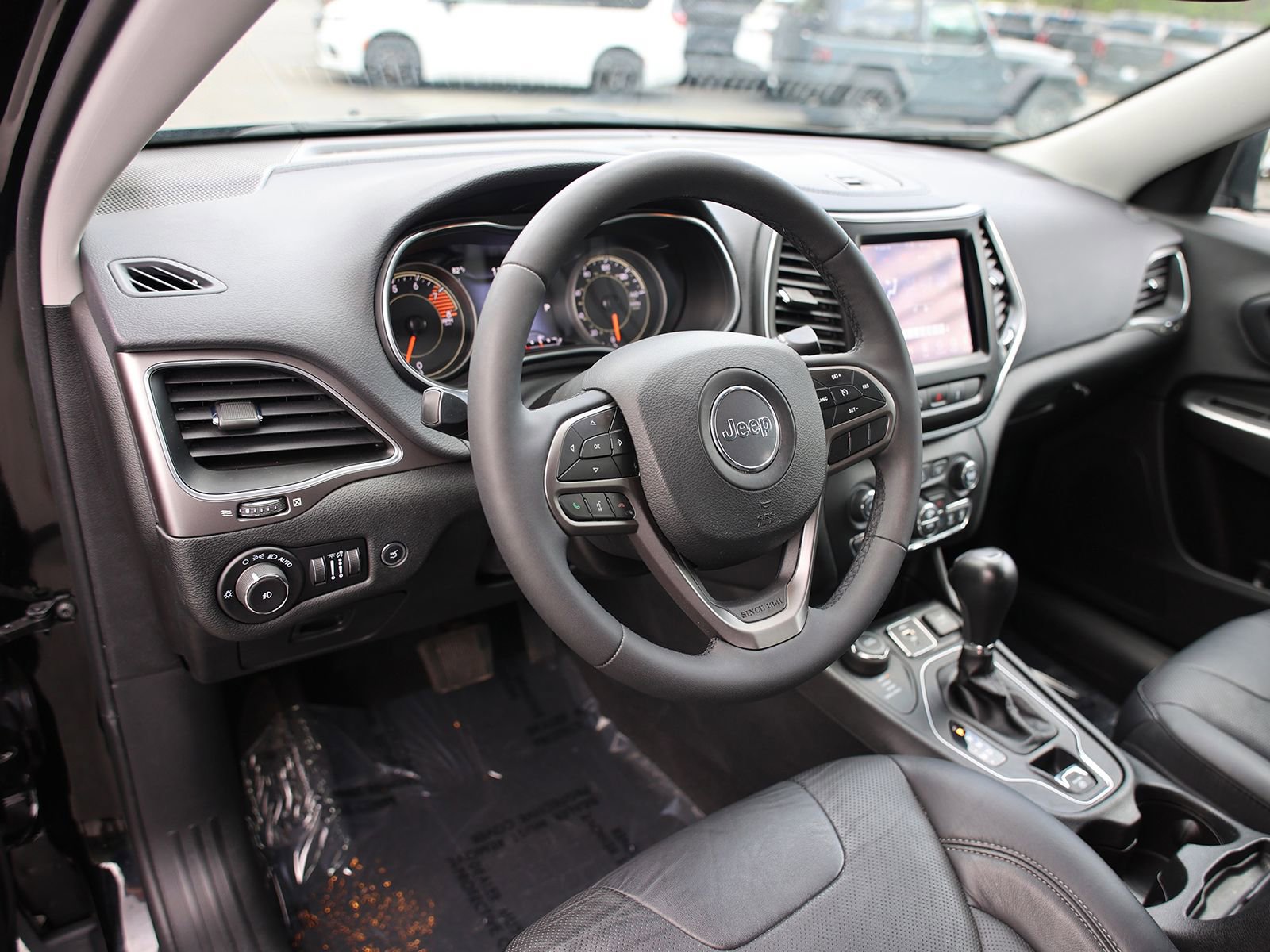 Used 2021 Jeep Cherokee Latitude Lux w/ Comfort/Convenience Group image 17