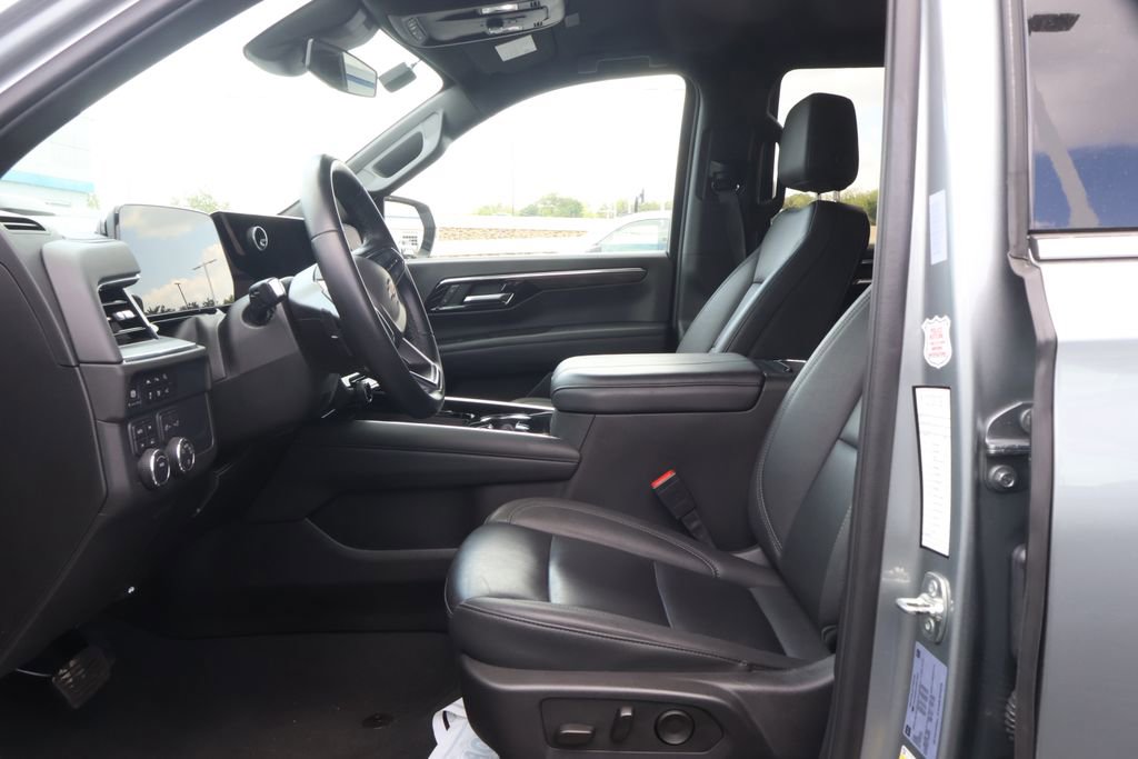 Used 2025 Chevrolet Tahoe LT AWD/4WD image 12