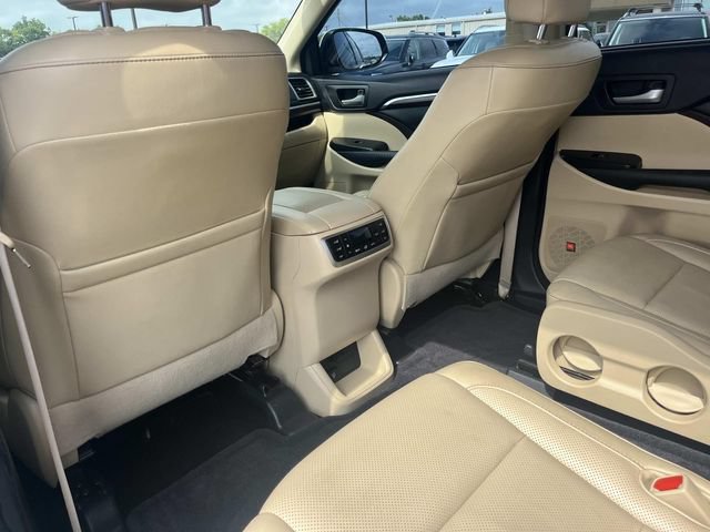 Used 2015 Toyota Highlander Limited Platinum AWD/4WD image 20