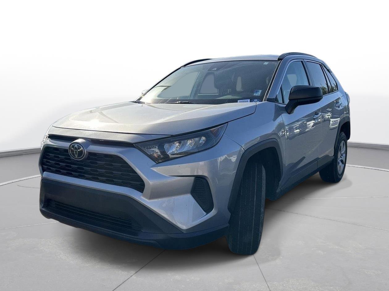 Used 2021 Toyota RAV4 LE video 2