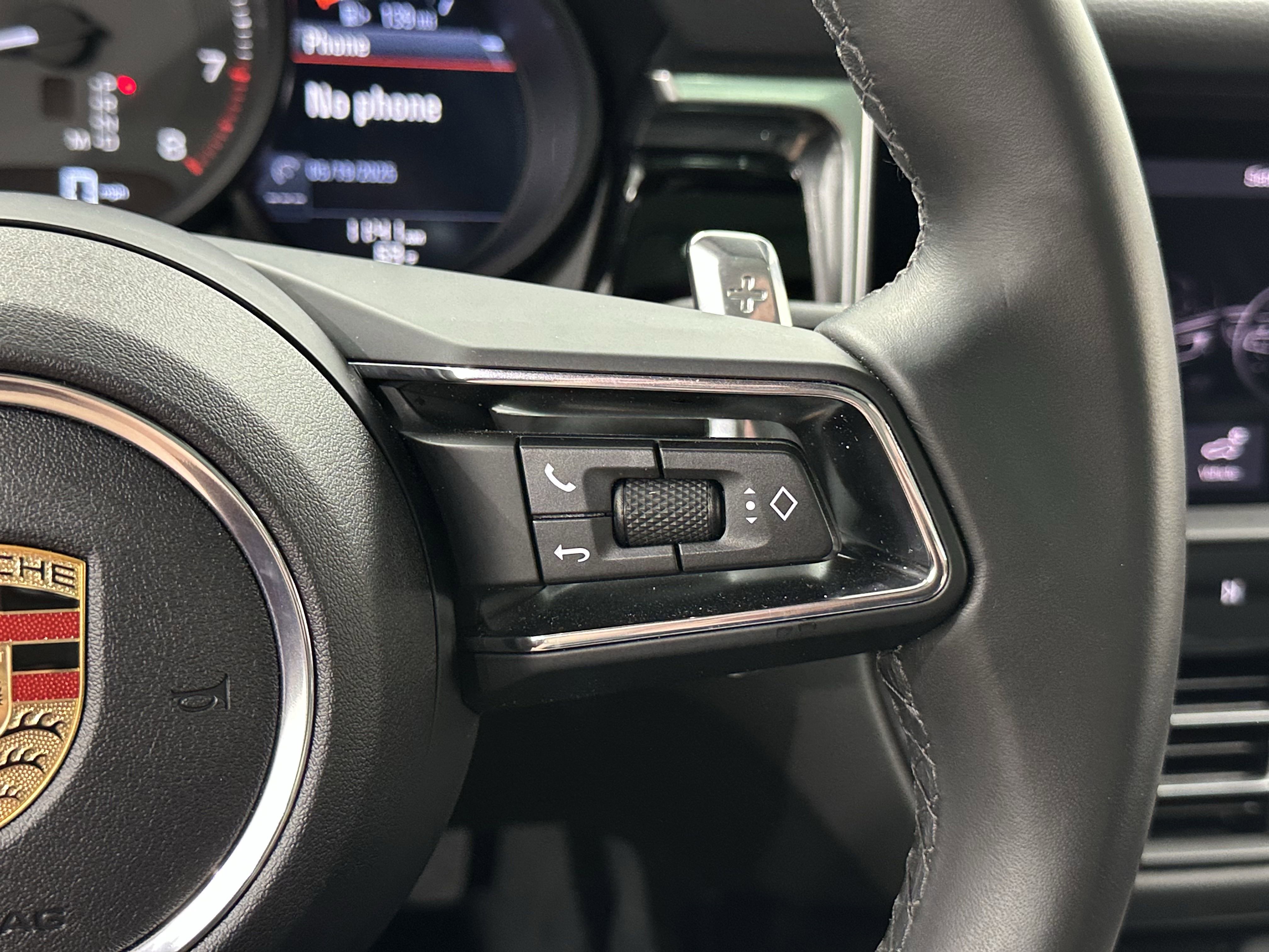 Certified 2024 Porsche Macan image 47