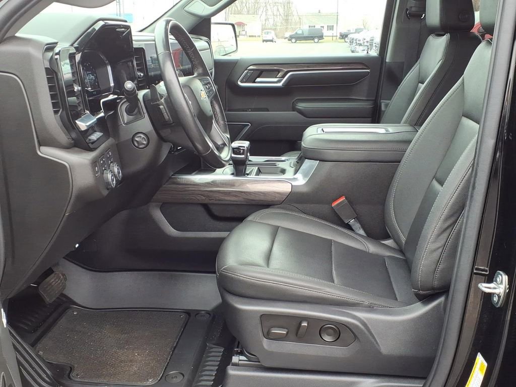 Certified 2022 Chevrolet Silverado 1500 LTZ w/ Technology Package image 8