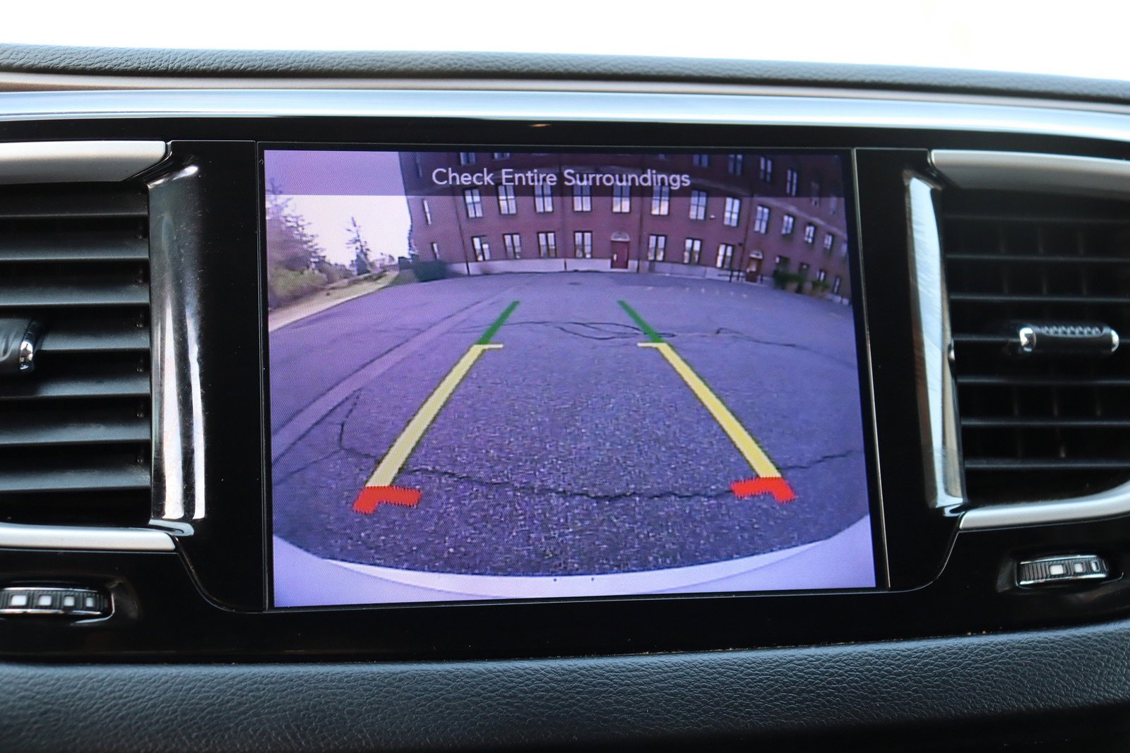 Used 2017 Chrysler Pacifica Touring-L FWD image 34