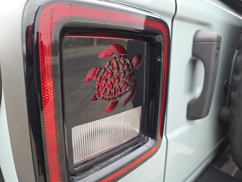 Used 2023 Jeep Wrangler Unlimited Rubicon w/ Cold Weather Group image 16