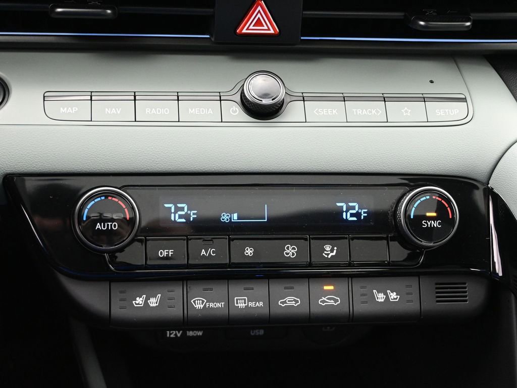 Used 2025 Hyundai Elantra Limited FWD image 19