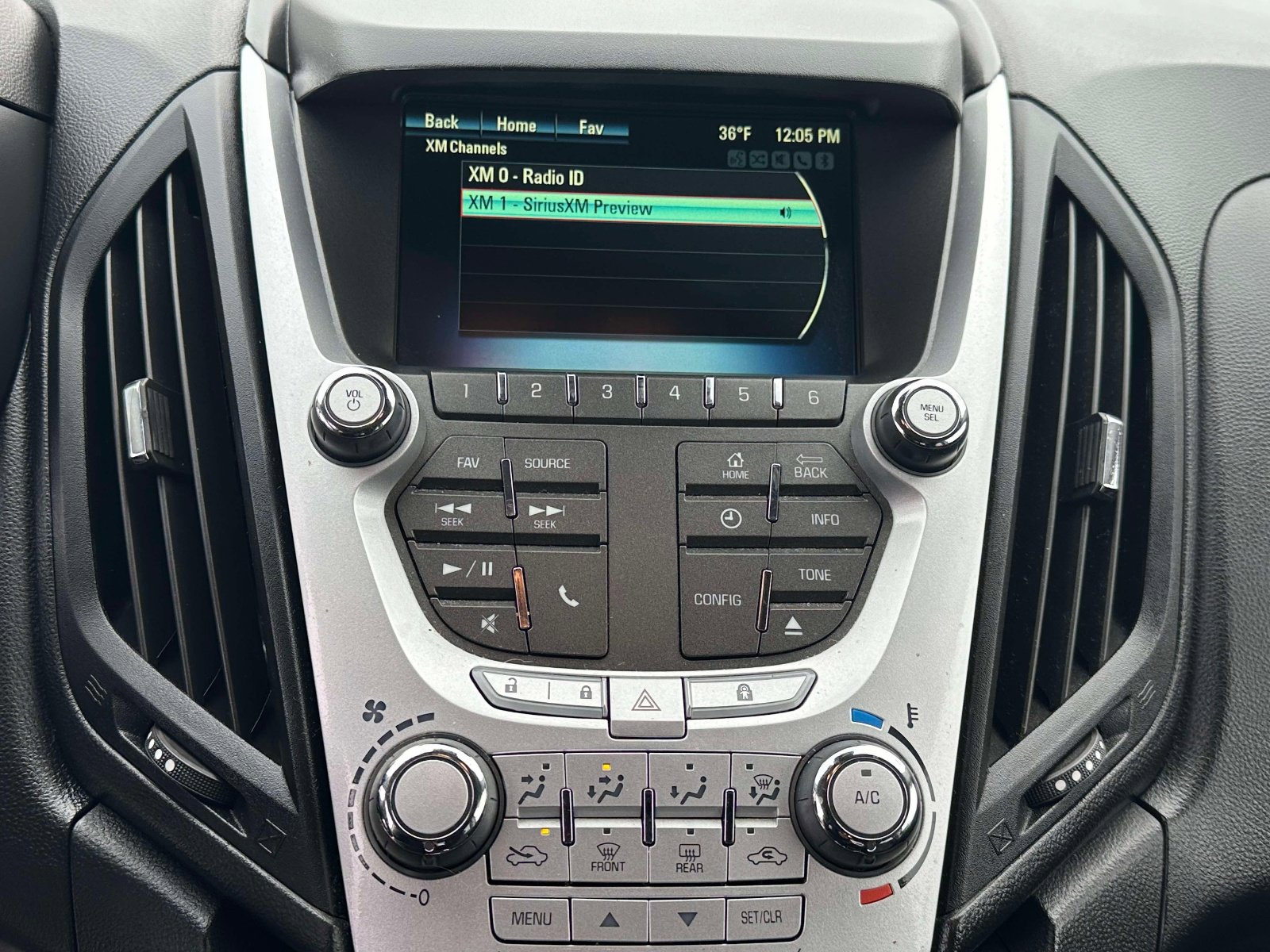 Used 2014 Chevrolet Equinox LT w/ Driver Convenience Package image 8