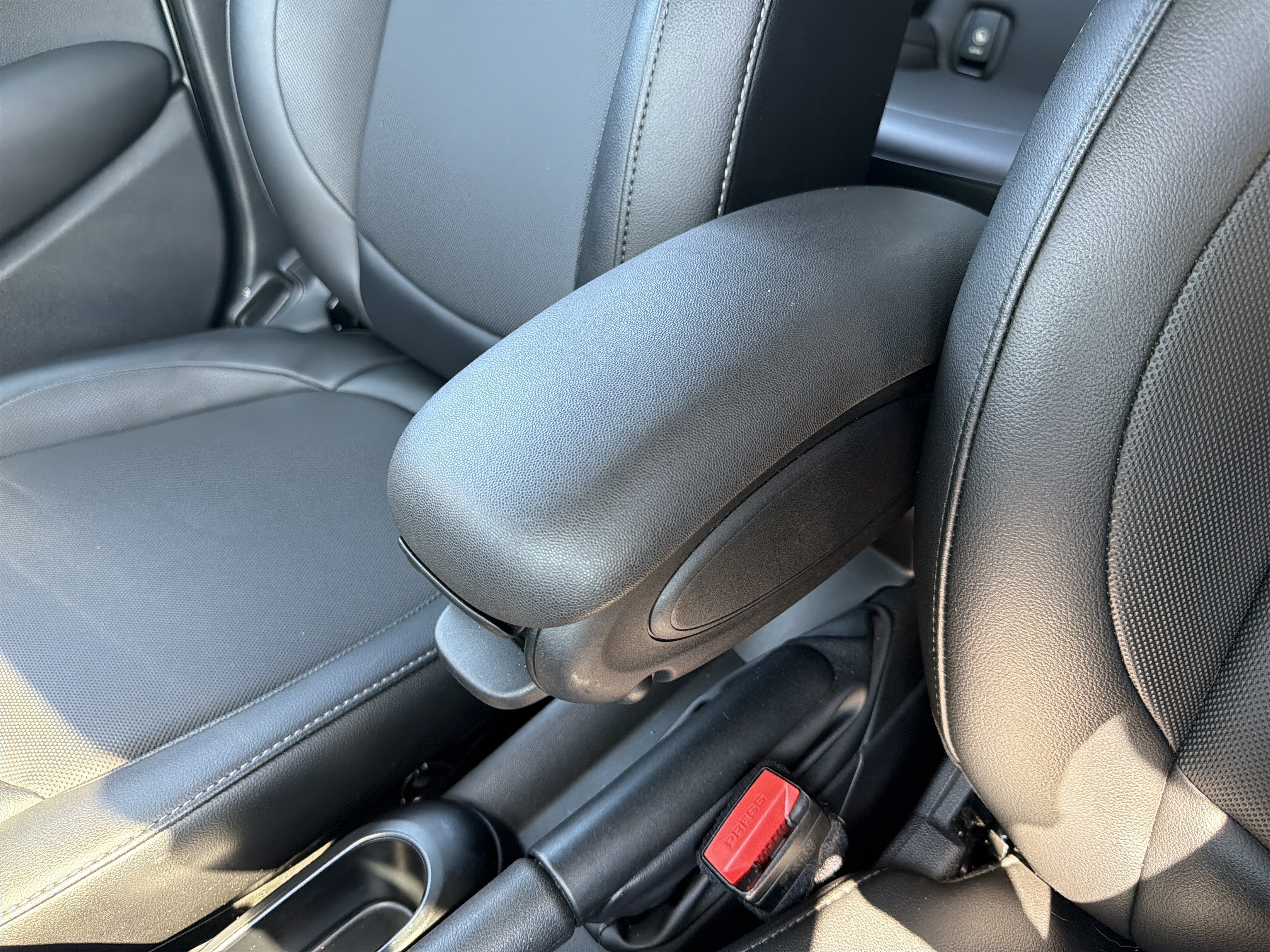 Used 2016 MINI Cooper 4-Door Hardtop FWD image 62