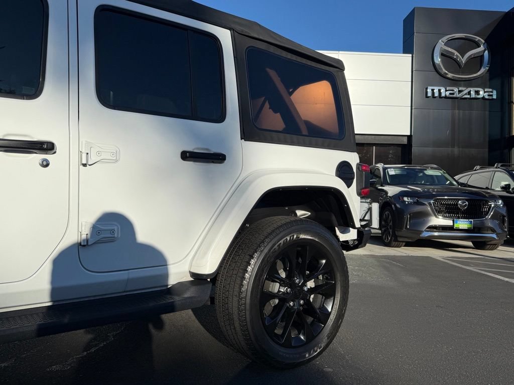 Used 2021 Jeep Wrangler Unlimited Sahara w/ Cold Weather Group AWD/4WD image 5