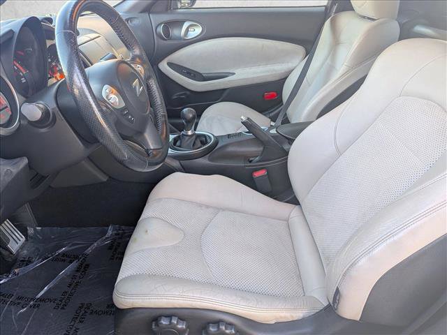 Used 2009 Nissan 370Z Touring image 11