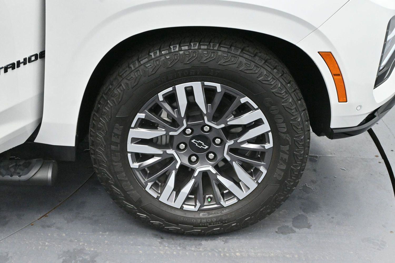 Used 2025 Chevrolet Tahoe Z71 w/ Z71 Off-Road Package AWD/4WD image 34