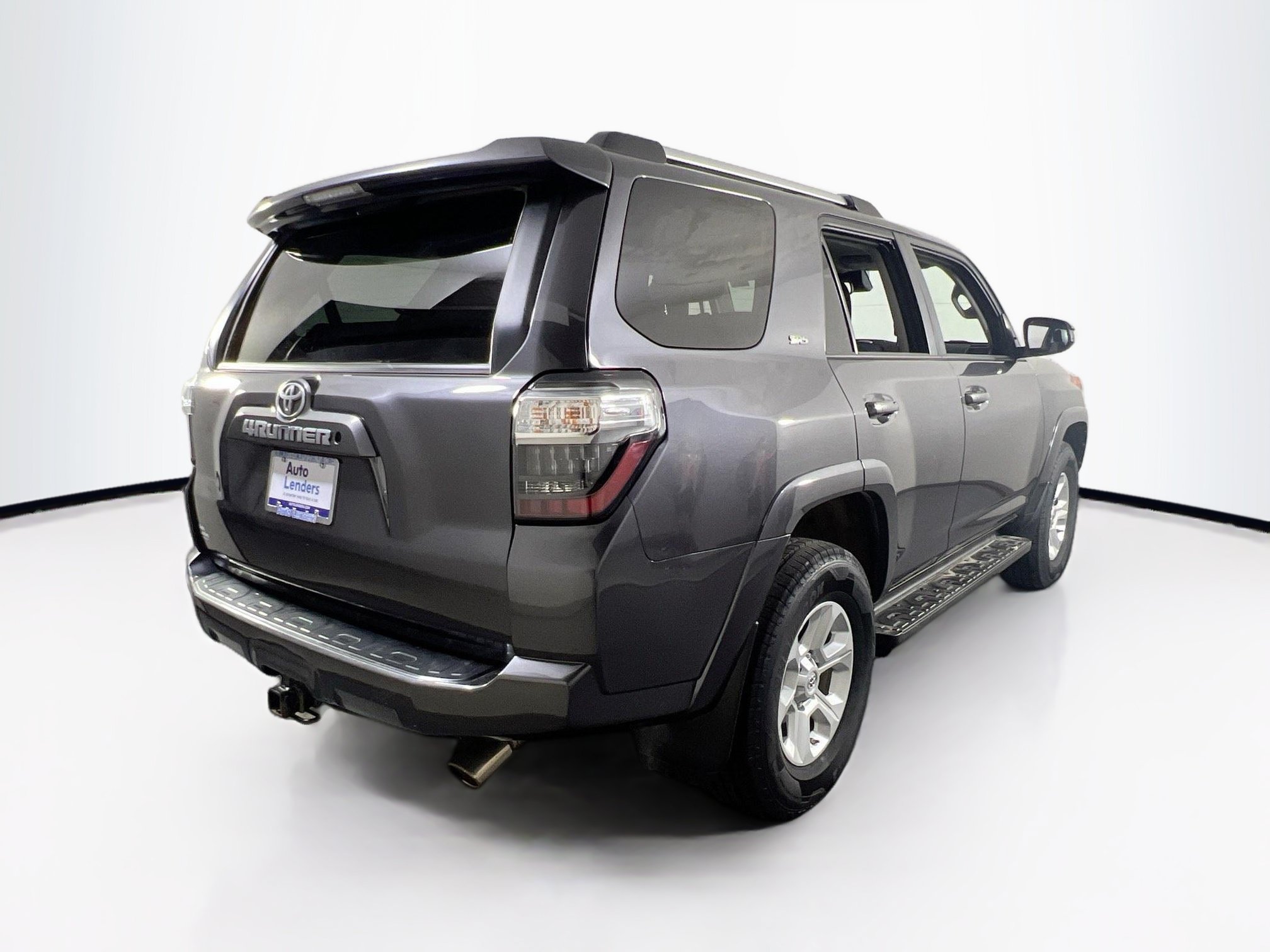 Used 2020 Toyota 4Runner SR5 AWD/4WD image 5