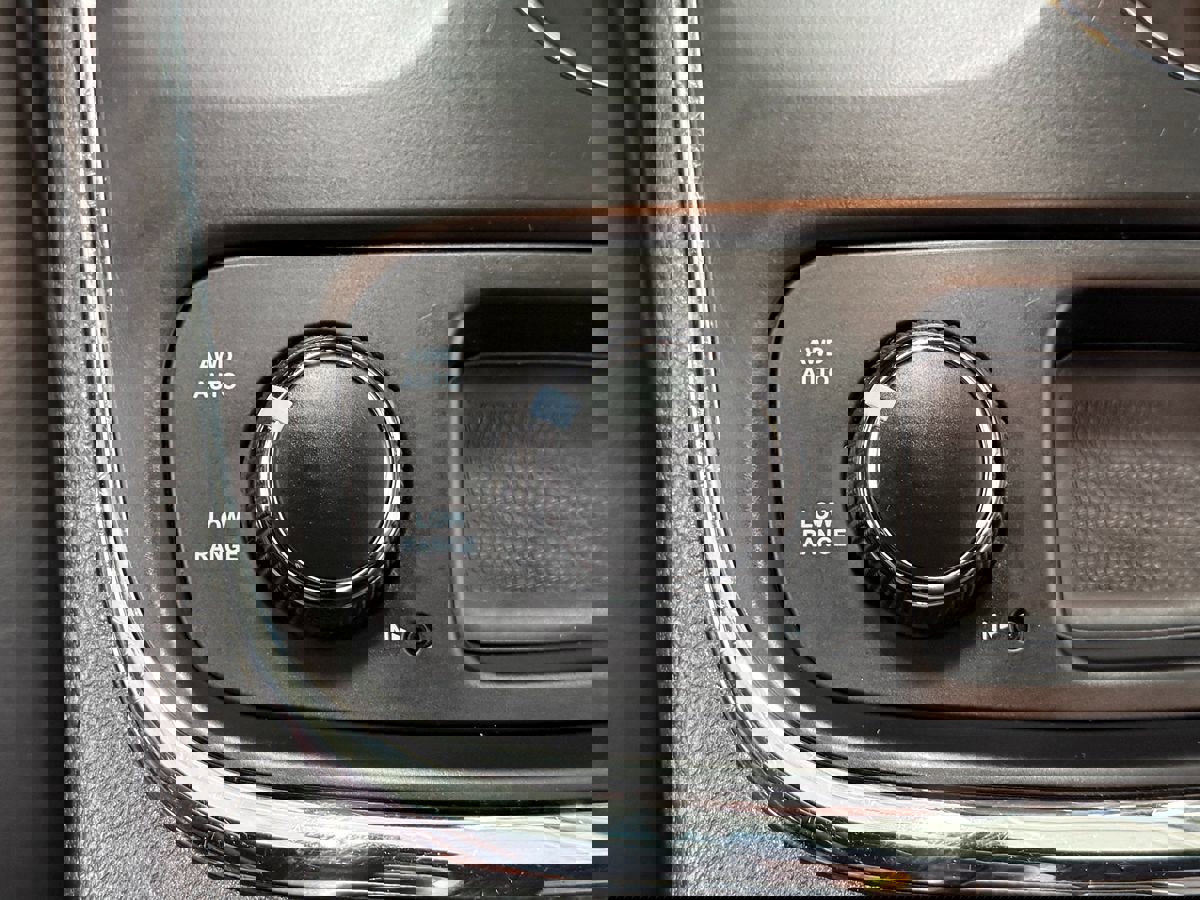 Used 2015 Dodge Durango R/T image 26