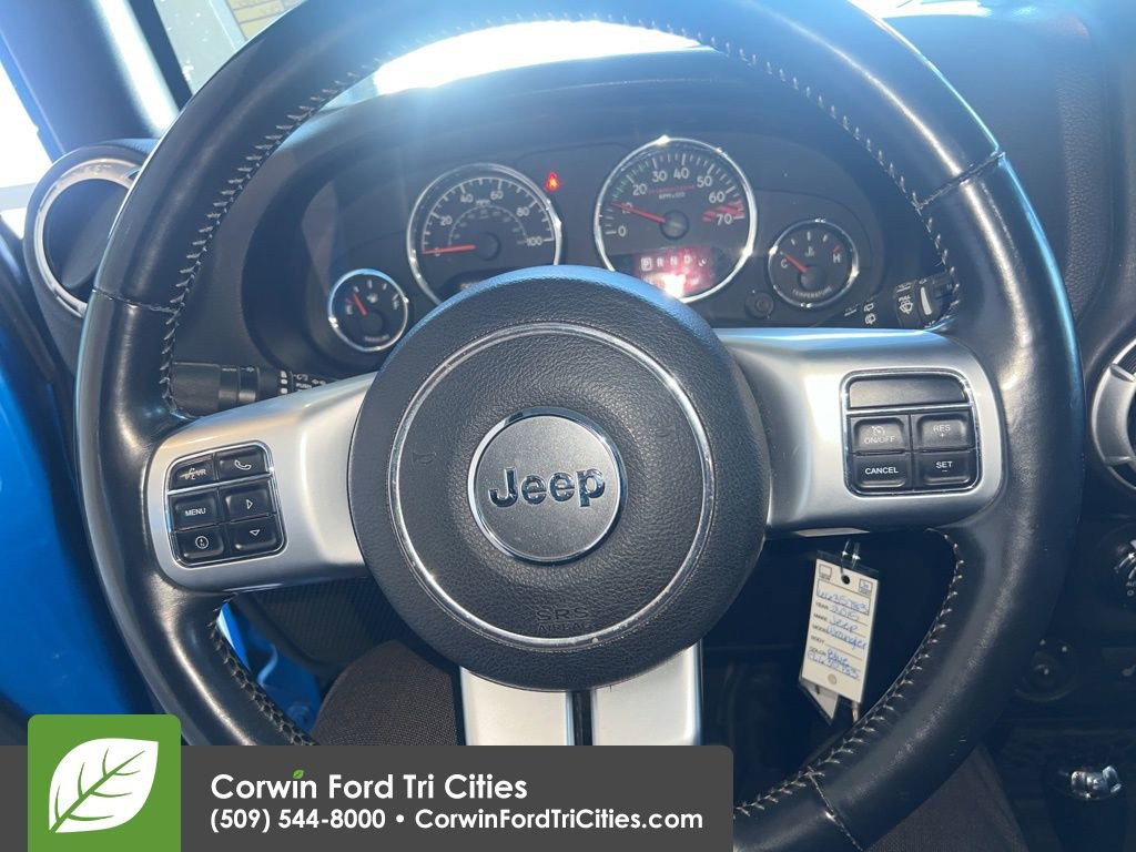 Used 2015 Jeep Wrangler Unlimited Rubicon AWD/4WD image 13