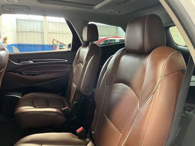 Used 2019 Buick Enclave Avenir w/ Avenir Technology Package AWD/4WD image 18