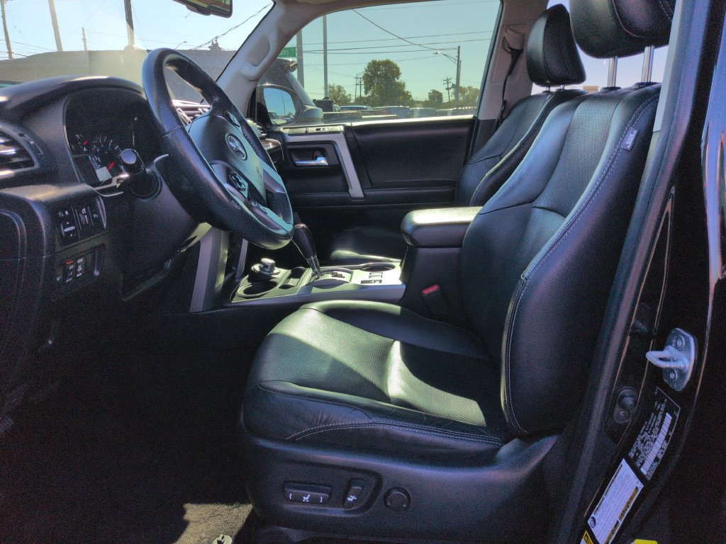 Used 2017 Toyota 4Runner Limited AWD/4WD image 9