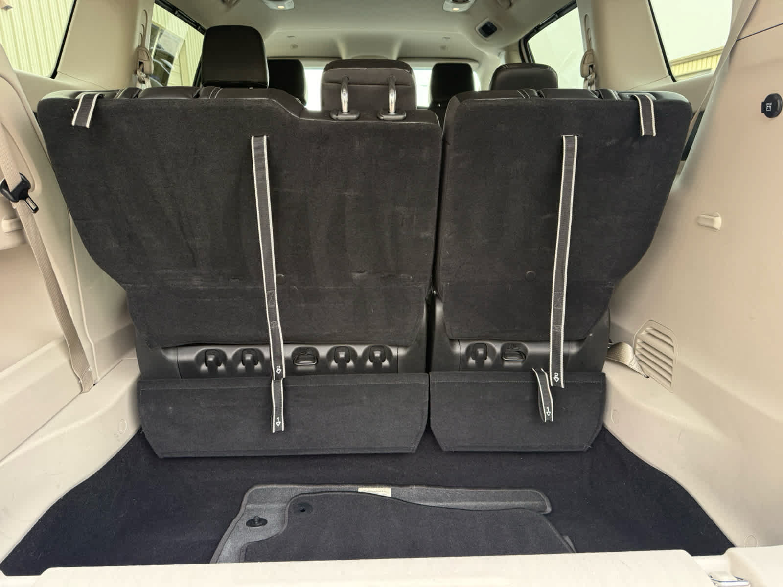 Used 2024 Chrysler Pacifica Touring-L FWD image 7