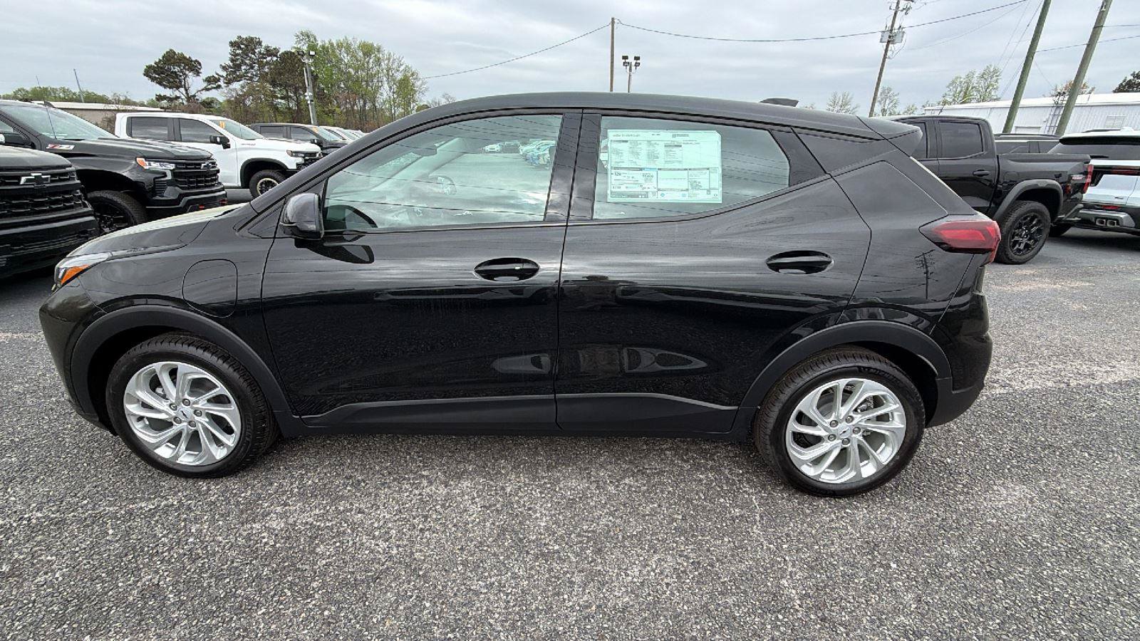 New 2027 Chevrolet Bolt LT w/ Comfort Package FWD image 8