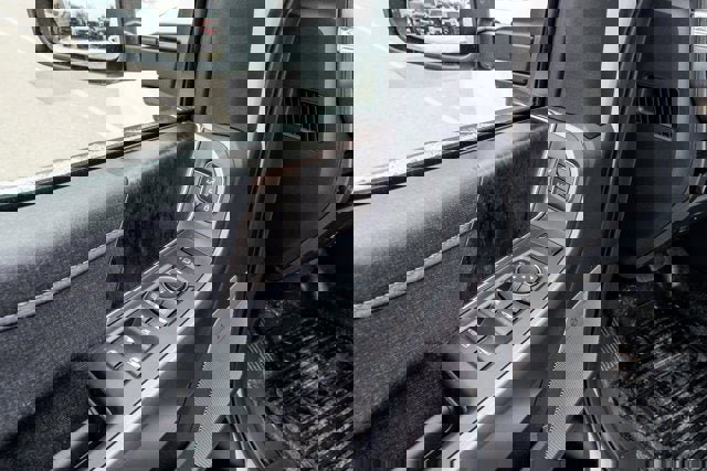 New 2026 Ford F250 Lariat w/ Black Appearance Package image 27