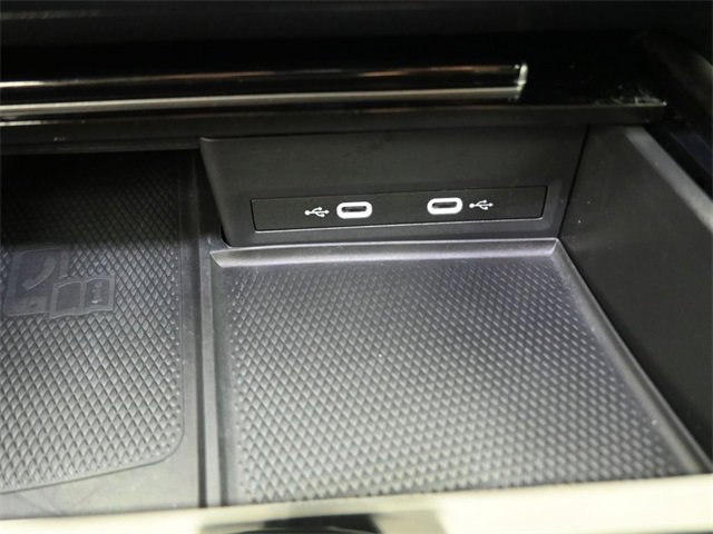 Certified 2024 Volkswagen Atlas Cross Sport SE image 9