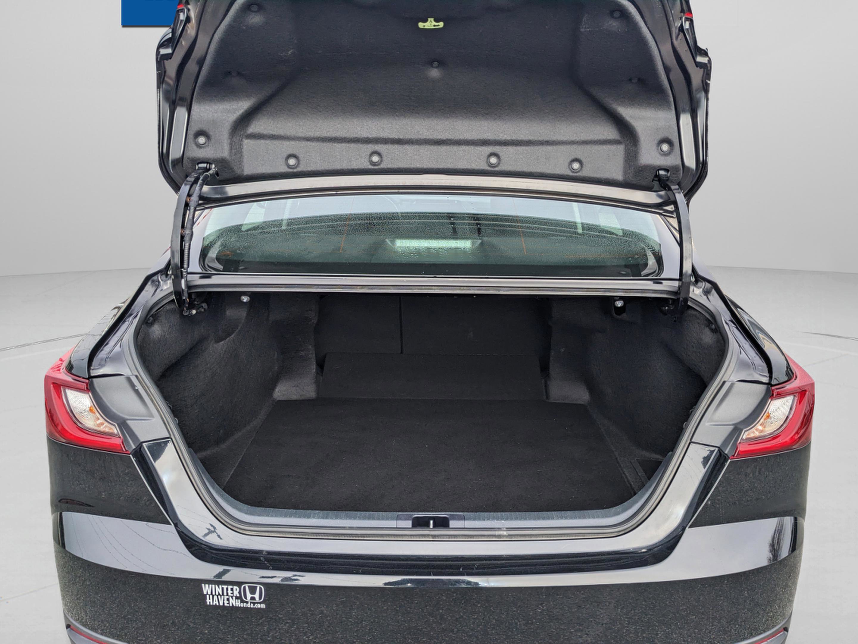 Used 2025 Toyota Camry LE image 13