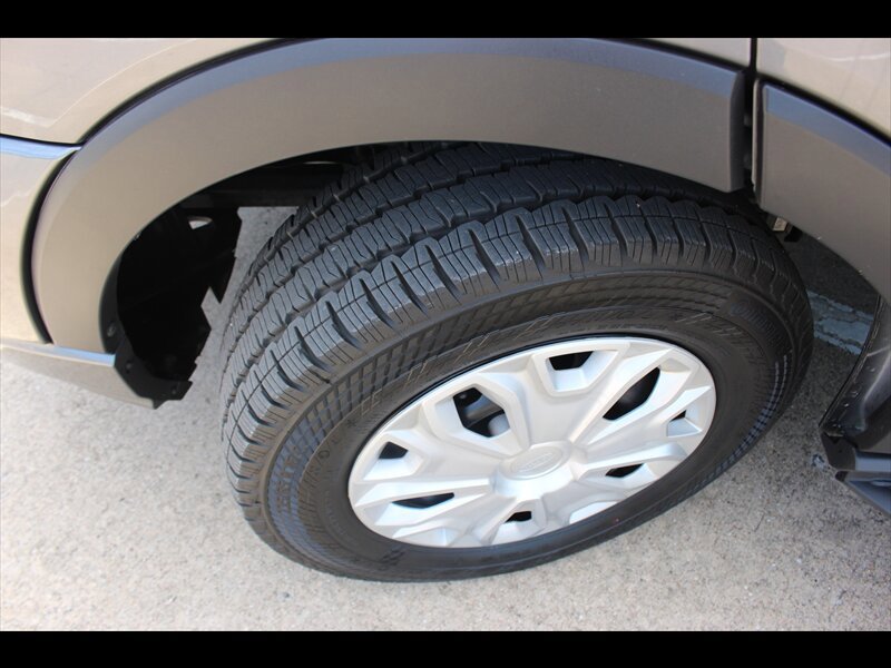 Used 2024 Ford Transit 350 XLT RWD image 26