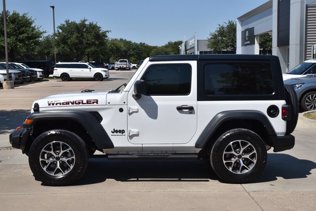 Used 2024 Jeep Wrangler Sport AWD/4WD image 12