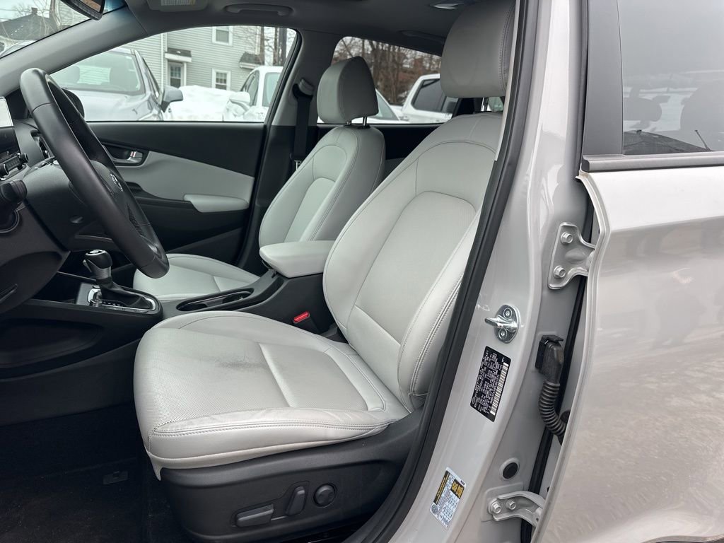 Used 2023 Hyundai Kona Limited image 10
