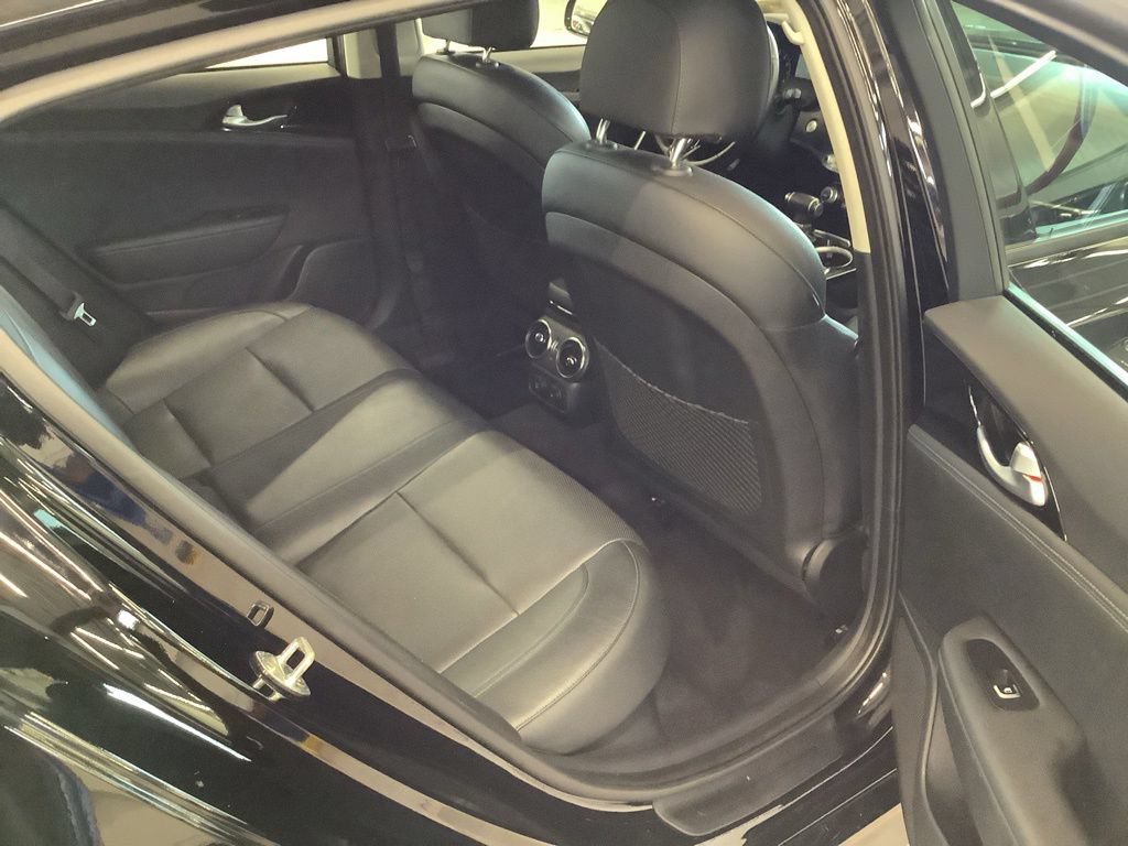 Used 2019 Kia Stinger AWD/4WD image 15