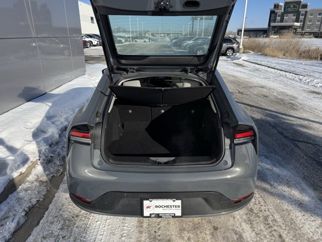 Used 2024 Toyota Prius LE image 35