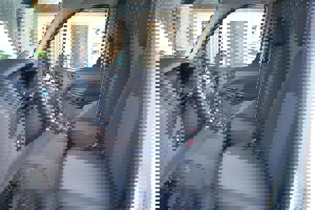 Used 2020 Ford Transit Connect XL image 13