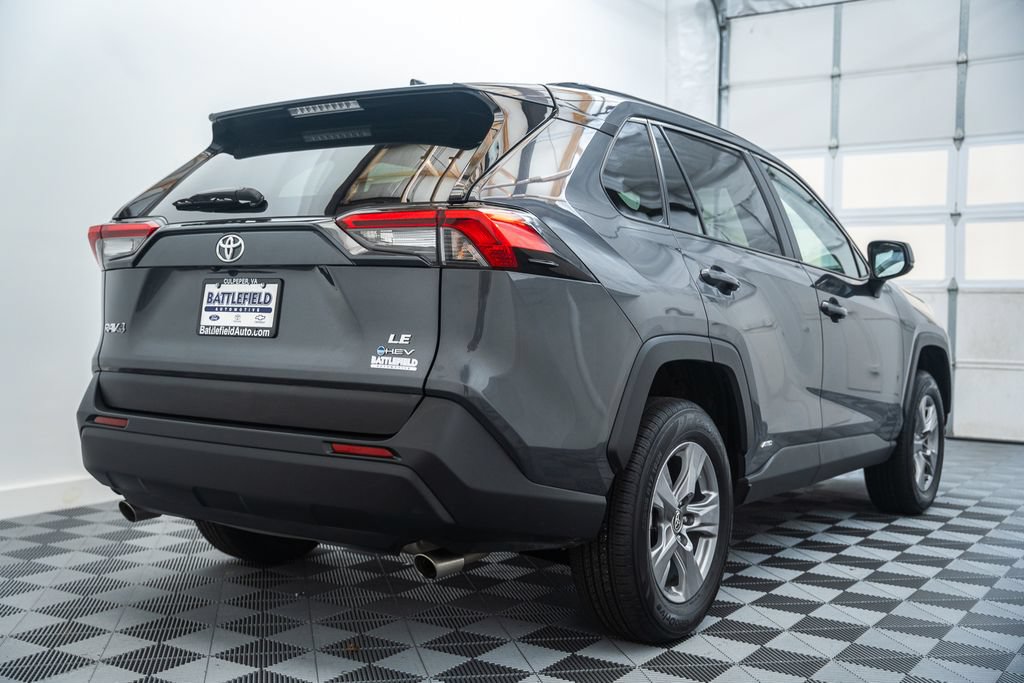Certified 2025 Toyota RAV4 LE AWD/4WD image 5